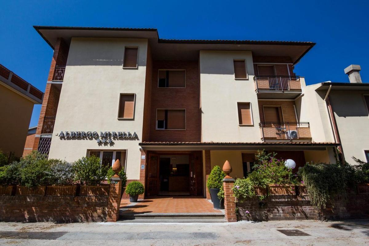 Hotel Mirella Castiglione della Pescaia Exteriér fotografie